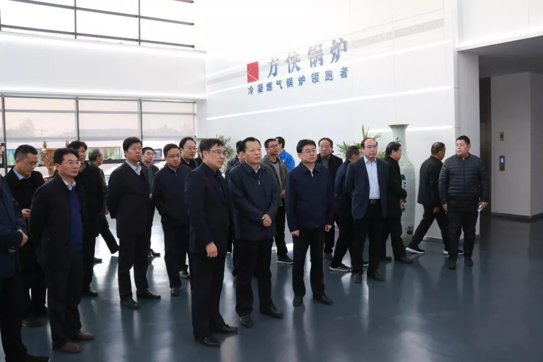 河南省副省長(zhǎng)劉偉先生一行人蒞臨我公司參觀指導(dǎo)